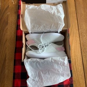 NWT Women’s Adidas QTFLEX Running Shoes